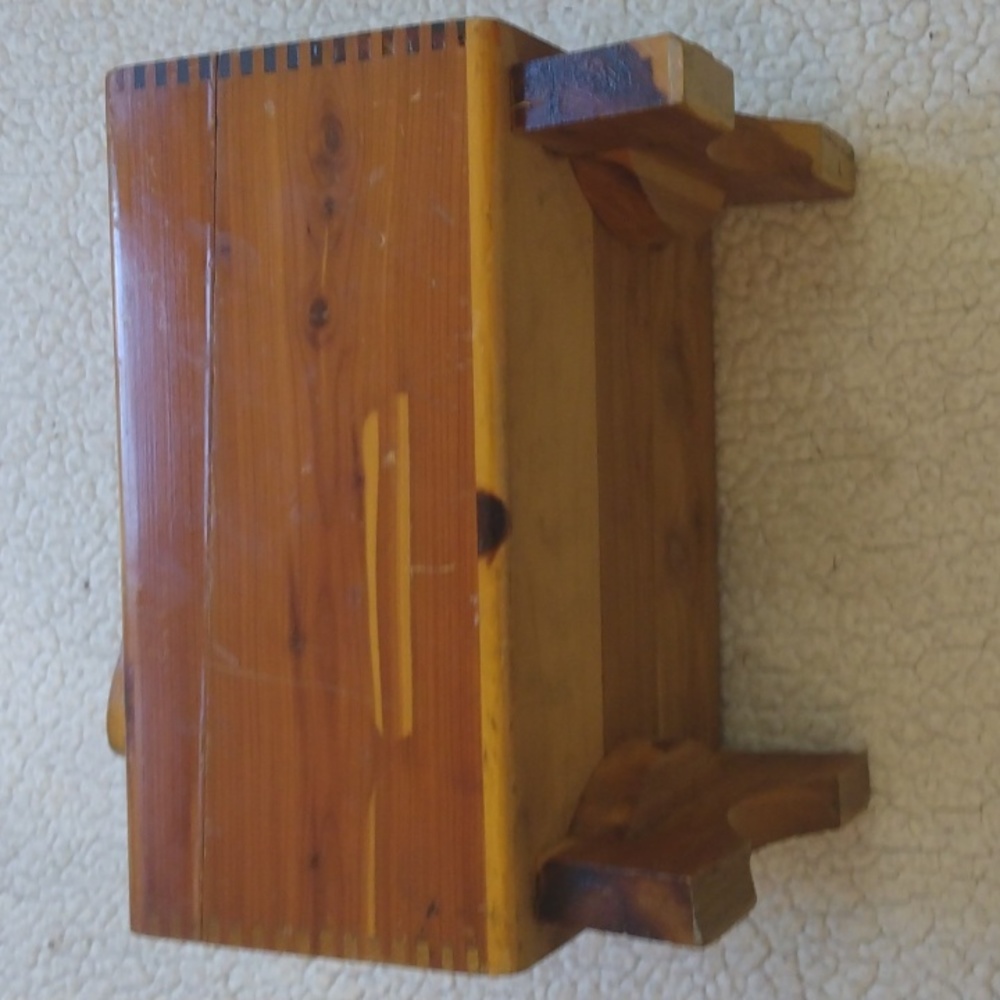 Vintage Cedar Griffin Shoe Shine Kit - 13 Pieces - Picture 15 of 16